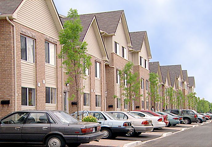 650 Lawrence Ave West Exterior